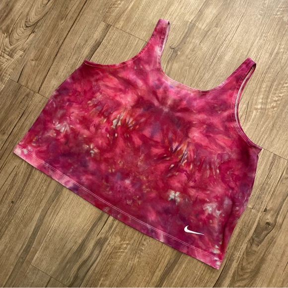 💥NEW💥 CUSTOM NIKE TIE DYE WMNS TANK TOP - Picture 1 of 9